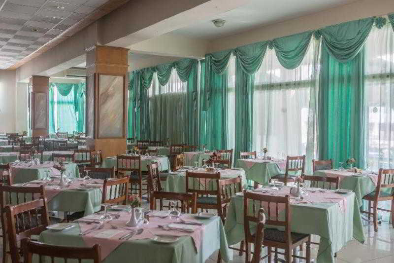 Polycarpia Hotel Pernera Eksteriør bilde