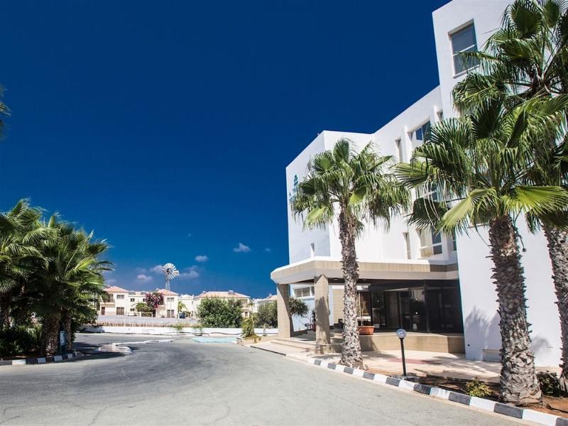 Polycarpia Hotel Pernera Eksteriør bilde