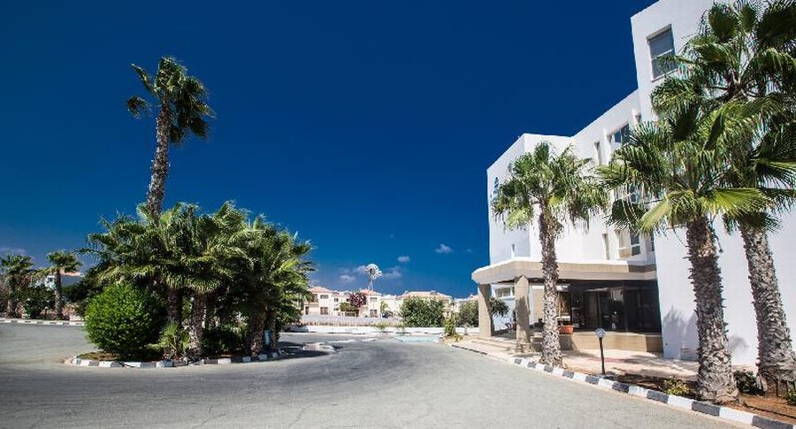 Polycarpia Hotel Pernera Eksteriør bilde